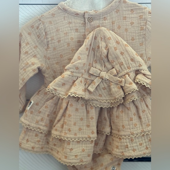 Rabbit and Bear Organic floral Dress with matching hat 3-6M BNWT - Picture 3 of 6